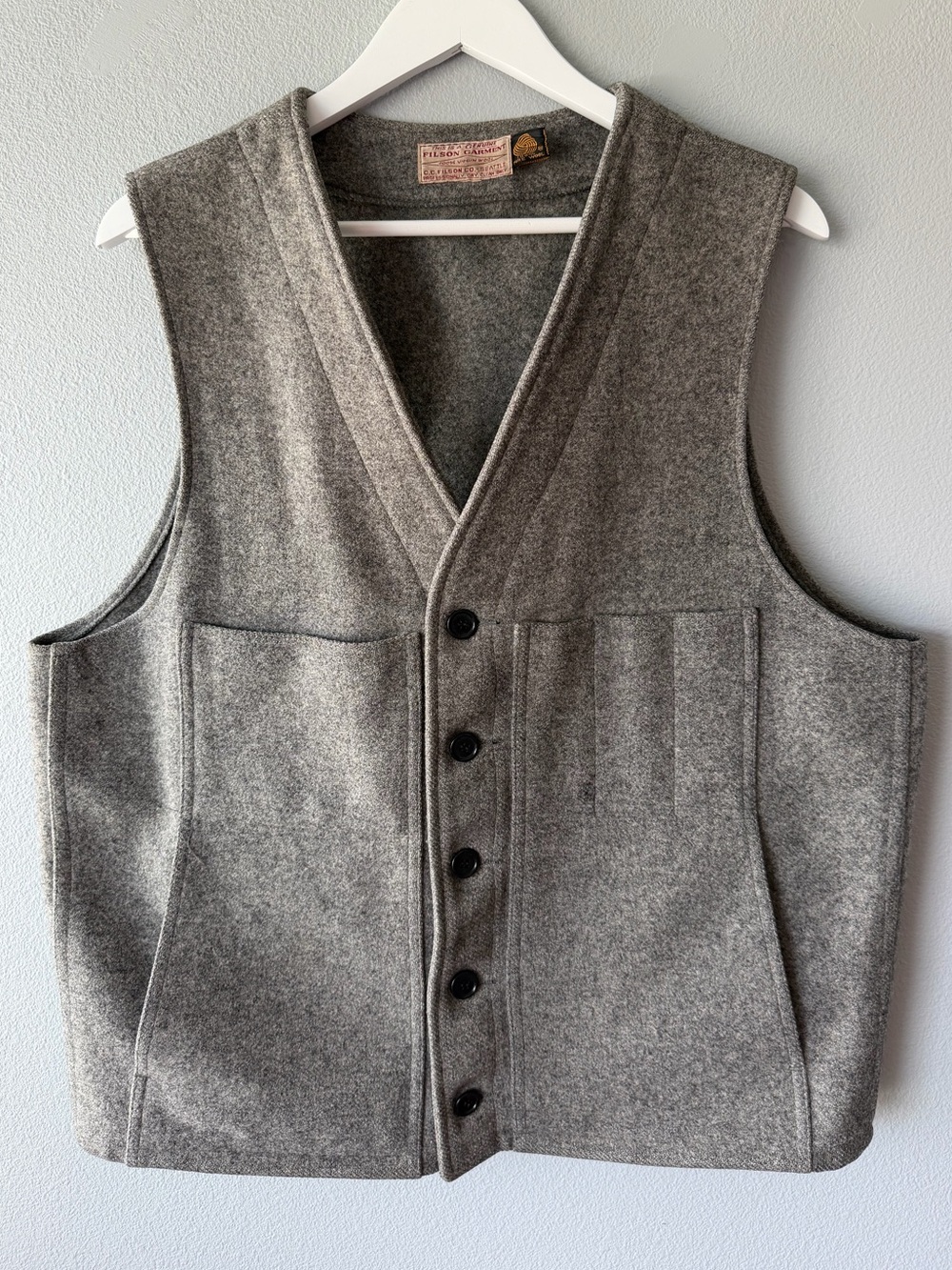 Filson grey button front Mackinaw 100% wool vest Men’s sz L
